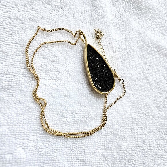 NECKLACE - black teardrop medallion - slight sparkle - Picture 5 of 6